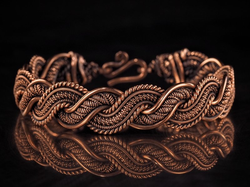 Handmade copper bracelet Unique wire wrapped metal bangle Antique style jewelry - 手鍊/手環 - 銅/黃銅 金色