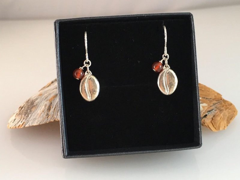 Coffee beans ◆ SV red agate earrings - Earrings & Clip-ons - Other Metals Silver