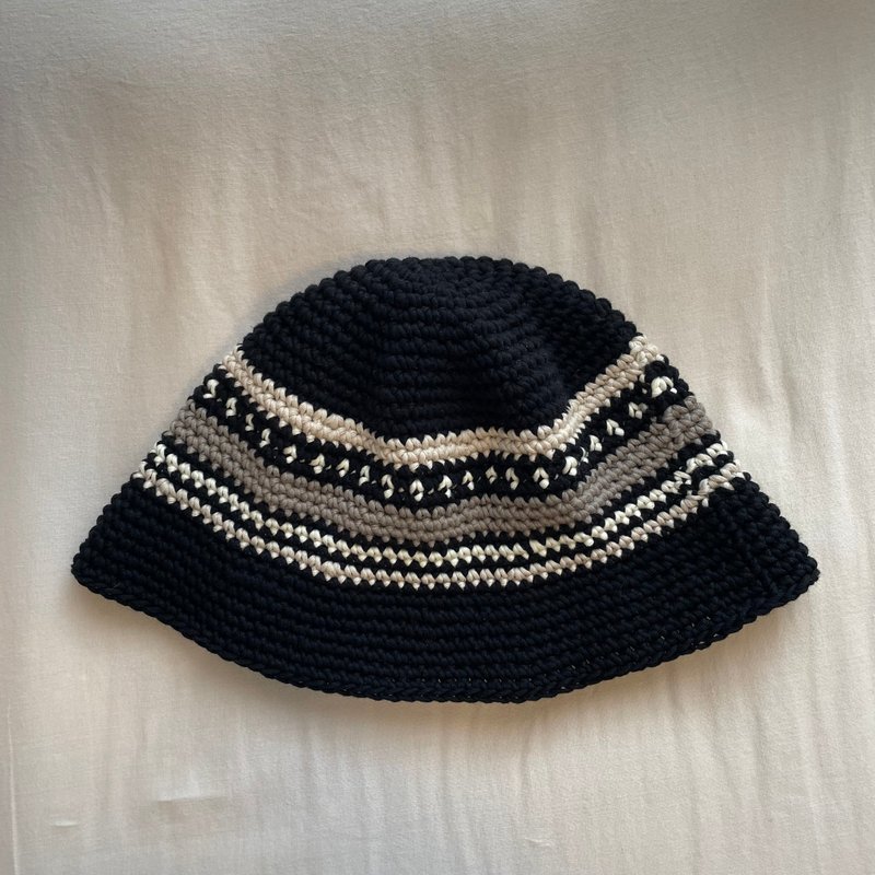 Ships from Japan. Handmade knitted hat/wool hat/fisherman hat/handmade crochet hat/knitted hat - หมวก - ผ้าฝ้าย/ผ้าลินิน สีดำ