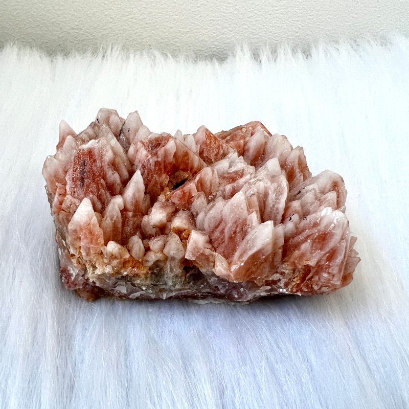 虎牙方解簇連底座 | 水晶 | 方解石 | 水晶簇 | 水晶擺件 - 擺飾/家飾品 - 水晶 紅色