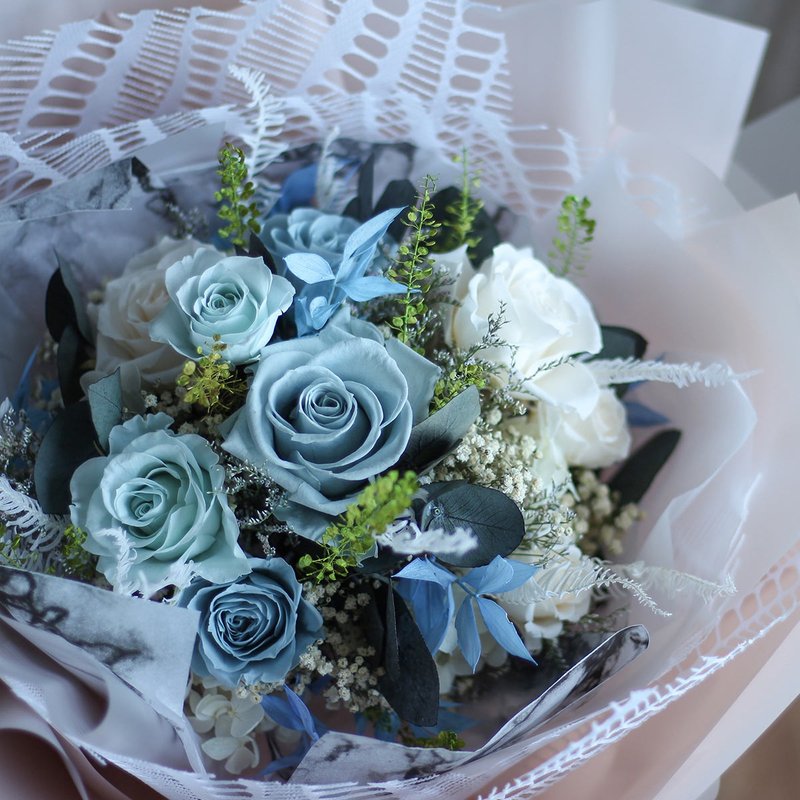客製畢業花束 生日花束 乾燥花束 晨霧永生玫瑰花花束 告花求婚 - 乾燥花/永生花 - 植物．花 多色