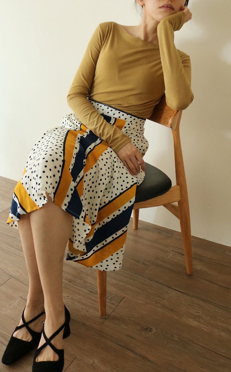 Curasi Skirt Tailor-Made Geometric Line Dot Print A-Line Skirt - กระโปรง - เส้นใยสังเคราะห์ ขาว