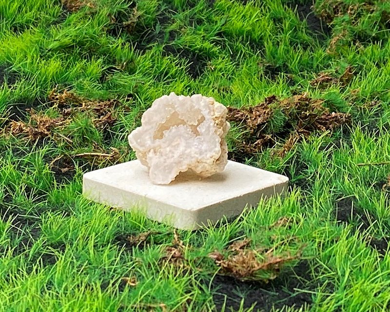 能量擺飾-招財可愛星星瑪瑙小白晶花洞 療癒 開運 招財 原礦 - 擺飾/家飾品 - 水晶 多色