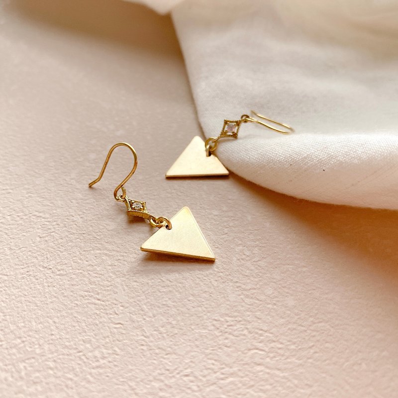 Simple love-Brass zircon earrings - Earrings & Clip-ons - Copper & Brass Gold