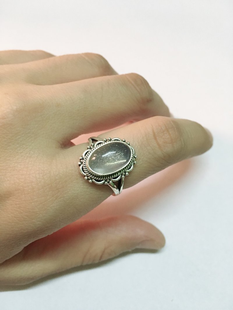 Moonstone Ring Handmade in Nepal 92.5% Silver - แหวนทั่วไป - เครื่องเพชรพลอย 