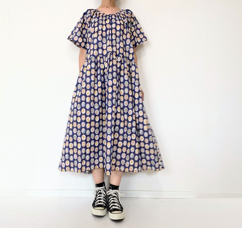 Cats brooch　pattern one-piece dress　 short  sleeve　Dark navy blue - One Piece Dresses - Cotton & Hemp Blue