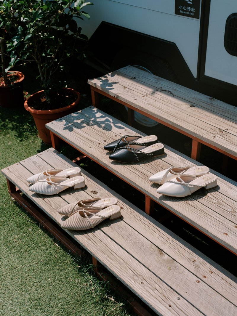 Hong Kong brand’s strongest Knit Kross slippers in nude color for summer - รองเท้าลำลองผู้หญิง - วัสดุอีโค สีกากี