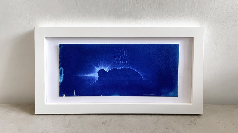 手作 獅子山/2022限定 藍曬畫 白色長框 自家設計 香港製 - 海報/掛畫/掛布 - 紙 藍色