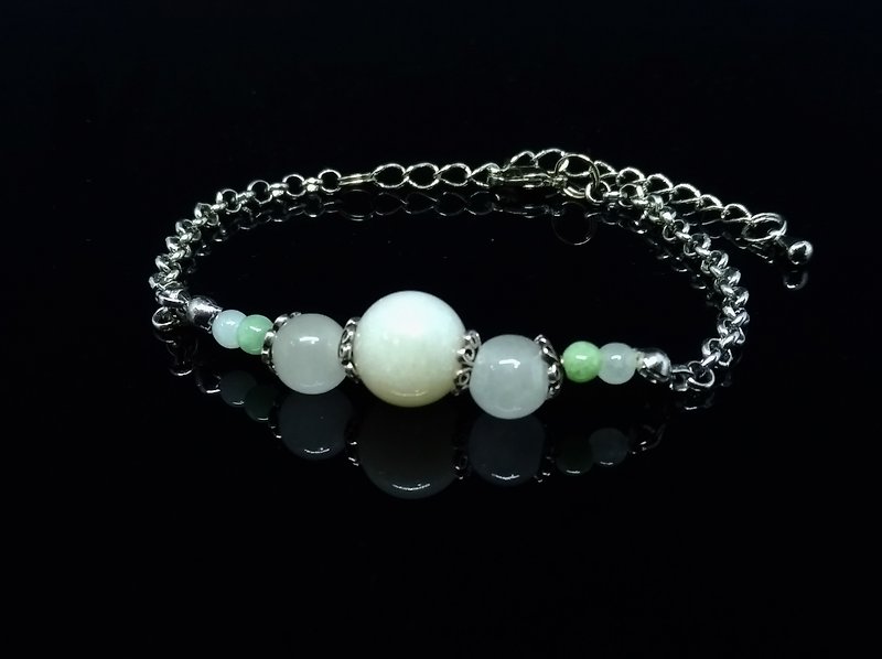 Moonlight Pearl - Burmese Jade Silver Design Bracelet - สร้อยข้อมือ - เครื่องเพชรพลอย ขาว