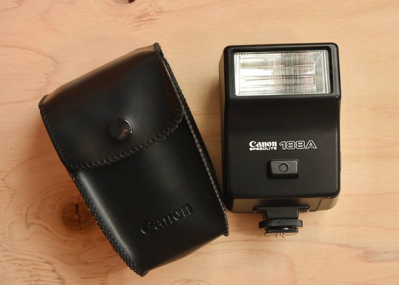 【經典古物】佳能 Canon Speedlite 188A 附原廠套 復古閃光燈 - 相機/拍立得/底片相機 - 其他材質 