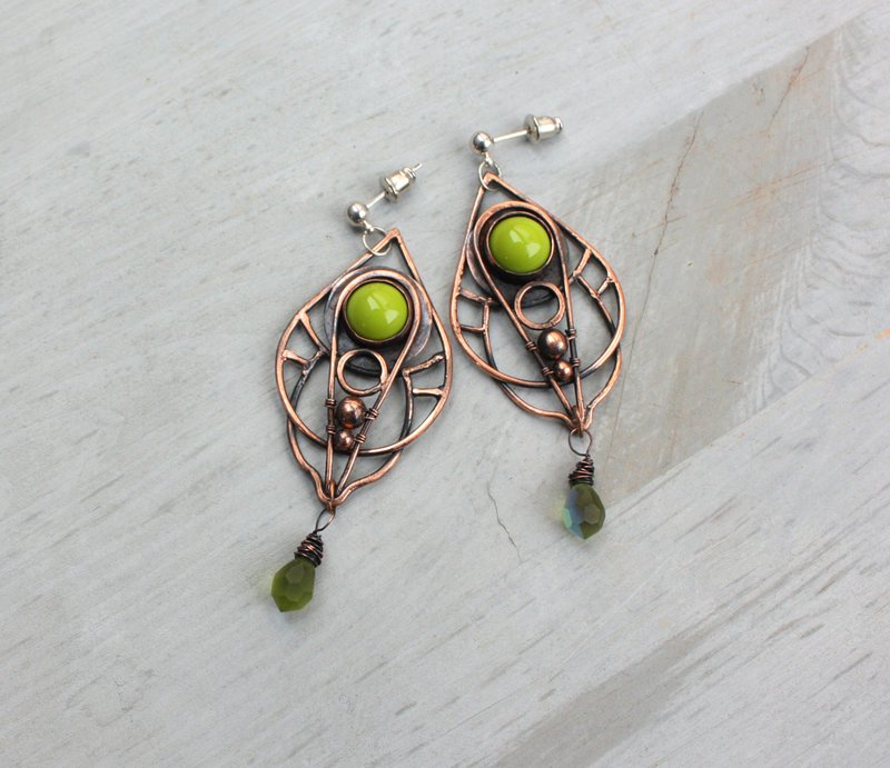 Olive Green Chandelier Earrings, Wire Wrapped Boho Jewelry, gift for her - 耳環/耳夾/耳骨夾 - 銅/黃銅 