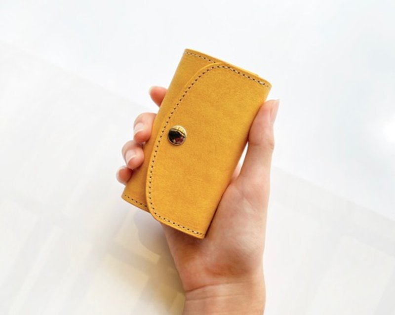 ミモザイエローのファスナーポケット付きキーケース　イタリアンレザー　MAYA使用　　名入れ可能　スマートキー収納可能 - 鑰匙圈/鑰匙包 - 真皮 黃色