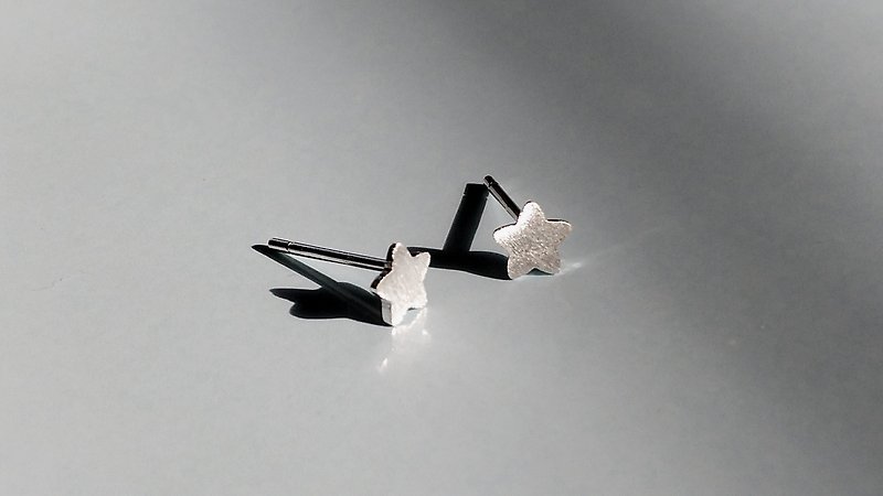 S Lee Small Day Series - Matte Little Star Ears (925 Silver) - Earrings & Clip-ons - Other Metals 