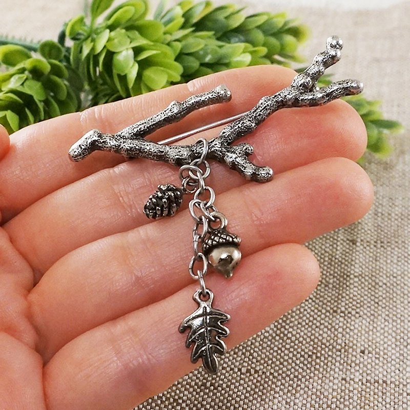 Silver Branch Forest Pin Brooch Acorn Oak Leaf Pine Cone Brooch Jewelry Gift - 胸針/心口針 - 其他金屬 銀色