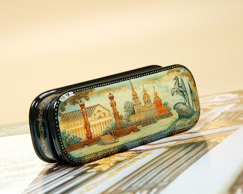 Small St Petersburg lacquer box Russian decorative art - 擺飾/家飾品 - 其他材質 