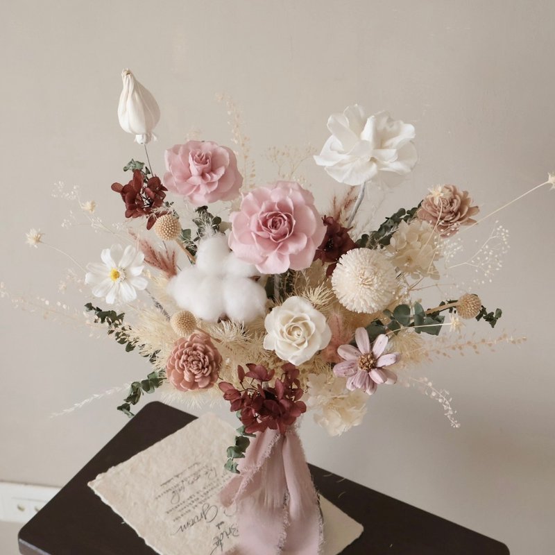 Nude pink and white preserved flower bouquet, photo bouquet, bridal bouquet, registration bouquet - ช่อดอกไม้แห้ง - พืช/ดอกไม้ หลากหลายสี