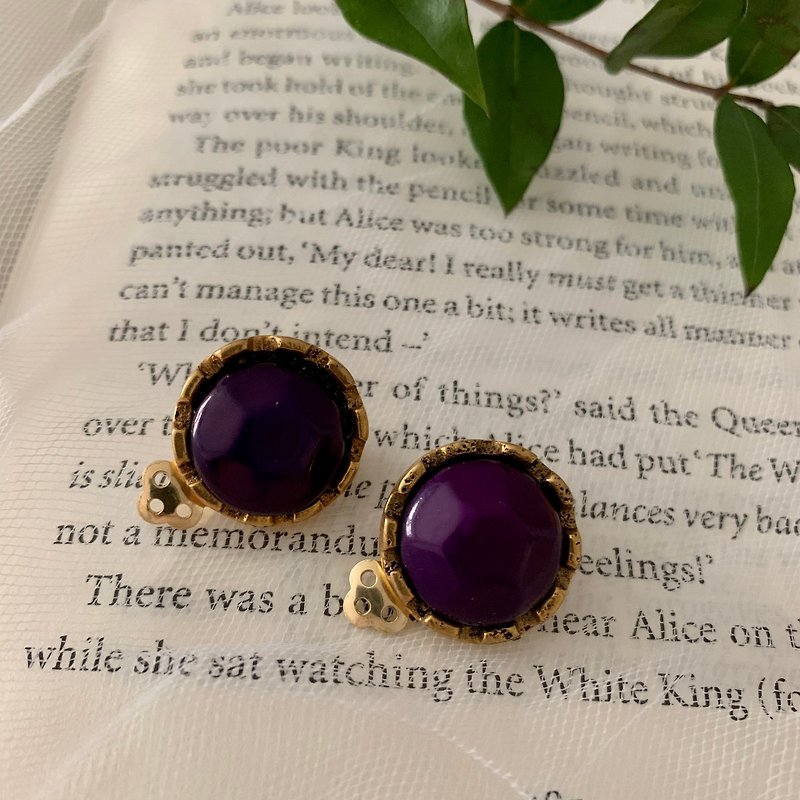 70s purple round button clip-on earrings - ต่างหู - อลูมิเนียมอัลลอยด์ หลากหลายสี