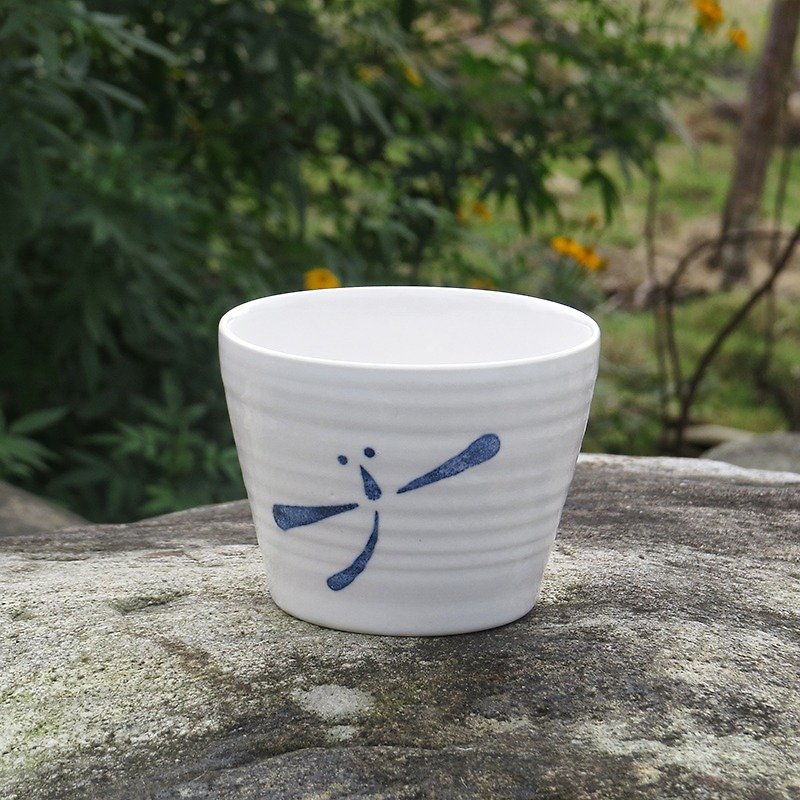 【生生不息】豬口杯-純淨的蜻蜓-240ml - 茶具/茶杯 - 瓷 白色