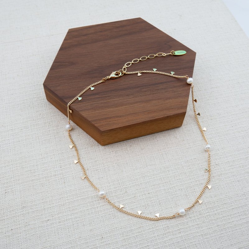 Triangle and Oval chain with Freshwater Pearl Short Necklace - 項鍊 - 貴金屬 白色