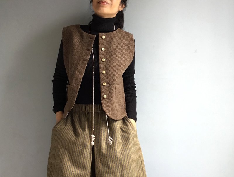 Shakespeare/retro style brown twill wool double-layer fabric vest/Wool - Women's Vests - Wool Brown