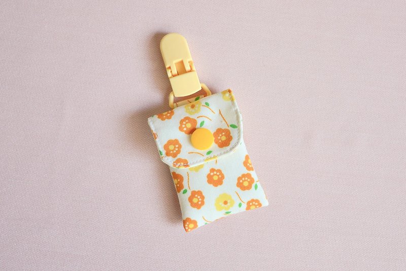 Cat's Palm Flower-Baby Safe Charm Bag - ผ้ากันเปื้อน - ผ้าฝ้าย/ผ้าลินิน สีเหลือง