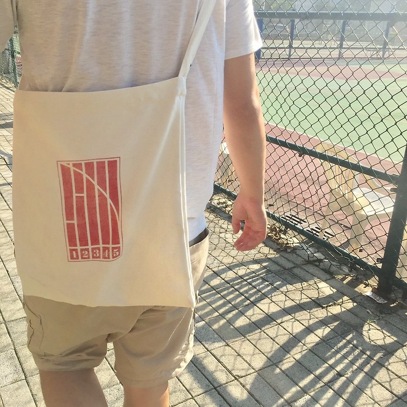 Love sports series track and field manual silk canvas canvas bags - กระเป๋าแมสเซนเจอร์ - ผ้าฝ้าย/ผ้าลินิน สีแดง