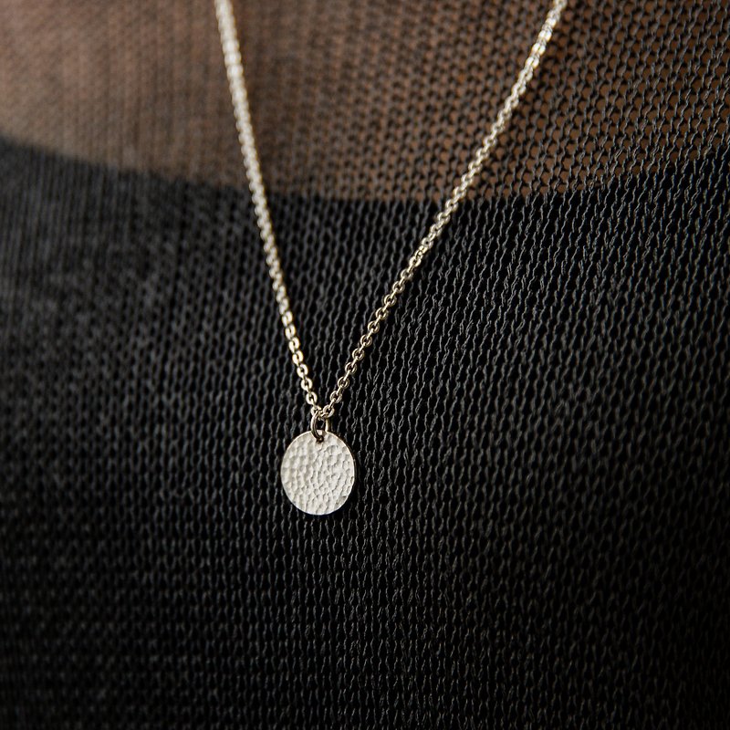 Hammered Disc Pendant Silver Necklace sterling silver disc hand-made long necklace - สร้อยคอยาว - เงินแท้ สีเงิน