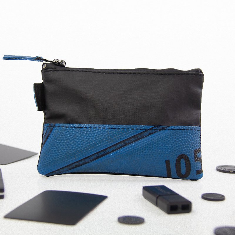 Block Multi-Purpose Pouch (Blue) - กระเป๋าเครื่องสำอาง - วัสดุอื่นๆ สีน้ำเงิน
