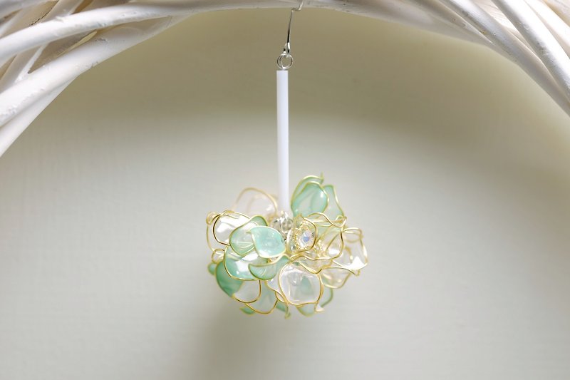 Flower ball green hand made jewelry earrings single - Earrings & Clip-ons - Plastic Green