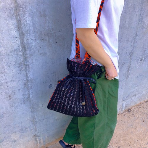 PVC・布・編み巾着バッグ】Drawstring bag ーBlack and Redー