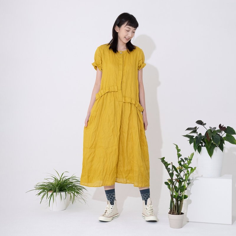 Traveling long linen dress with offset pockets - ชุดเดรส - ผ้าฝ้าย/ผ้าลินิน สีเหลือง