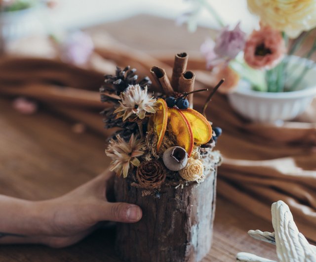 Pomme De Pin 松果手感 Christmas Pot Flower Shop Pomme De Pin Dried Flowers Bouquets Pinkoi