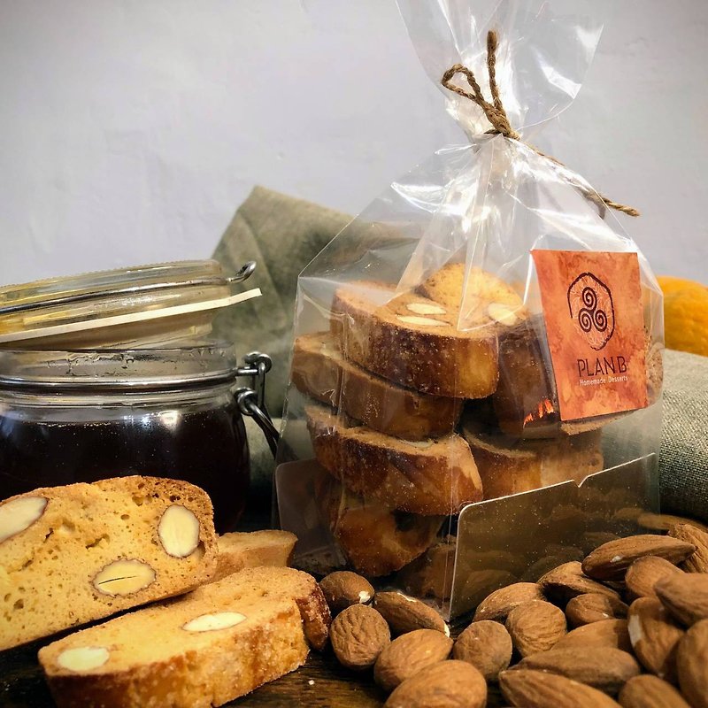 Original Italian Almond Shortbread - Handmade Cookies - Fresh Ingredients Brown