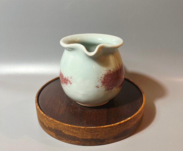 中華陶磁器 龍模様 五孔式花瓶 過去の展示 - National Palace Museum