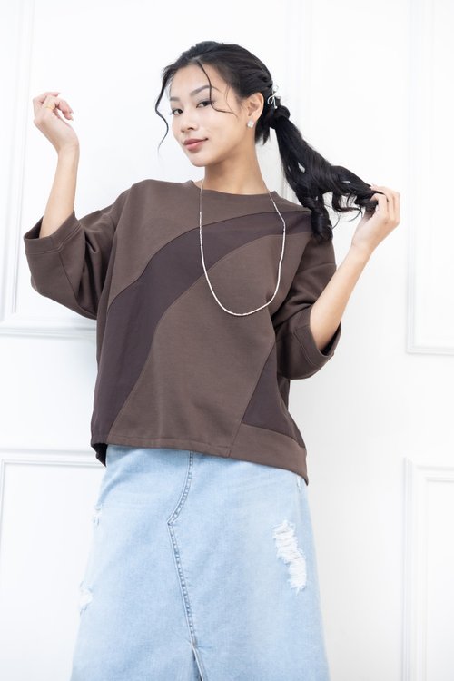 Meya 編縫編織 異材質拼接斜紋寬版上衣 咖啡色