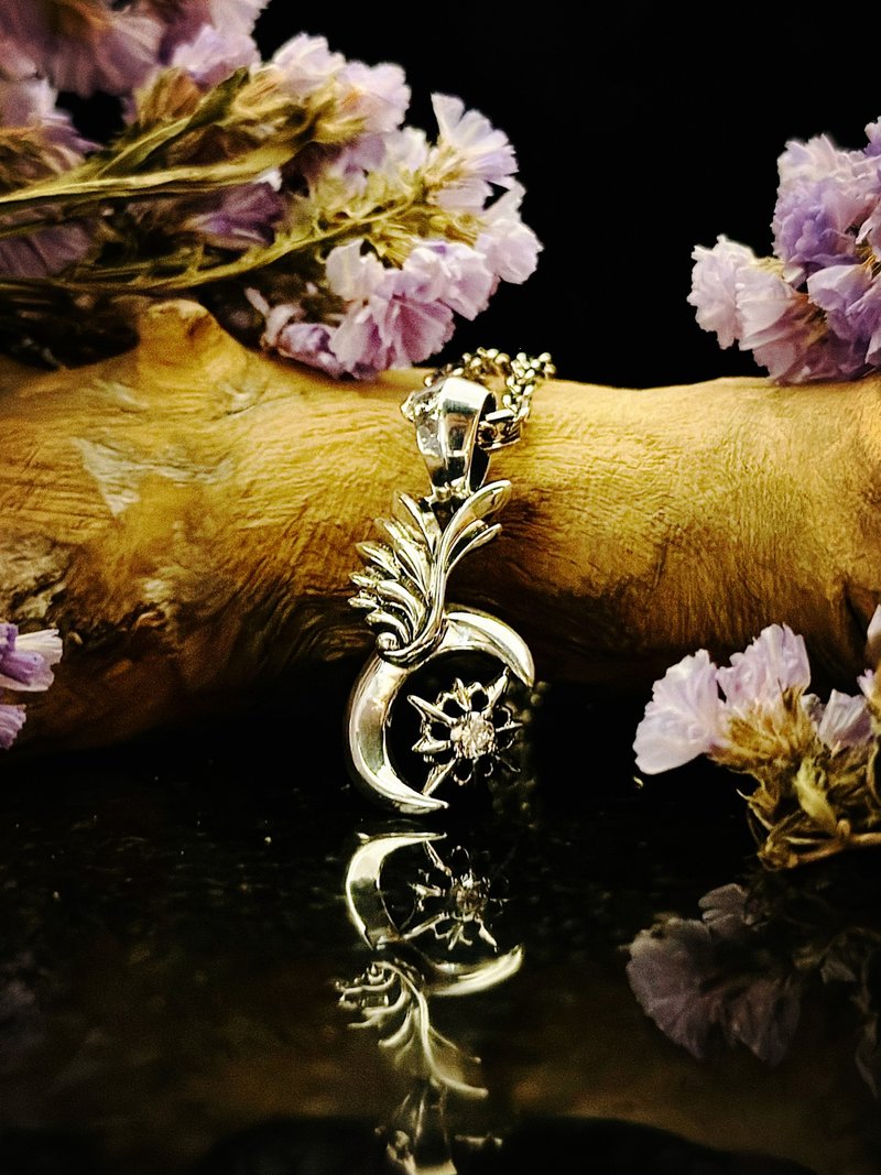 【新商品】ムーンライト/ペンダント/スターリングシルバー/両面/シングルペンダント - ネックレス - スターリングシルバー シルバー