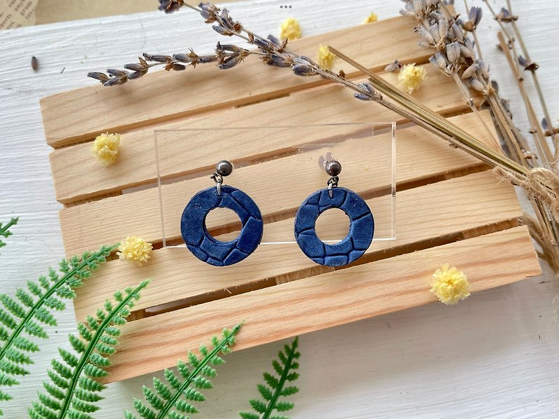 Donut Series Sweet Wenqing Italian Leather Color Blue Small Round Stud Earrings Charm Earrings