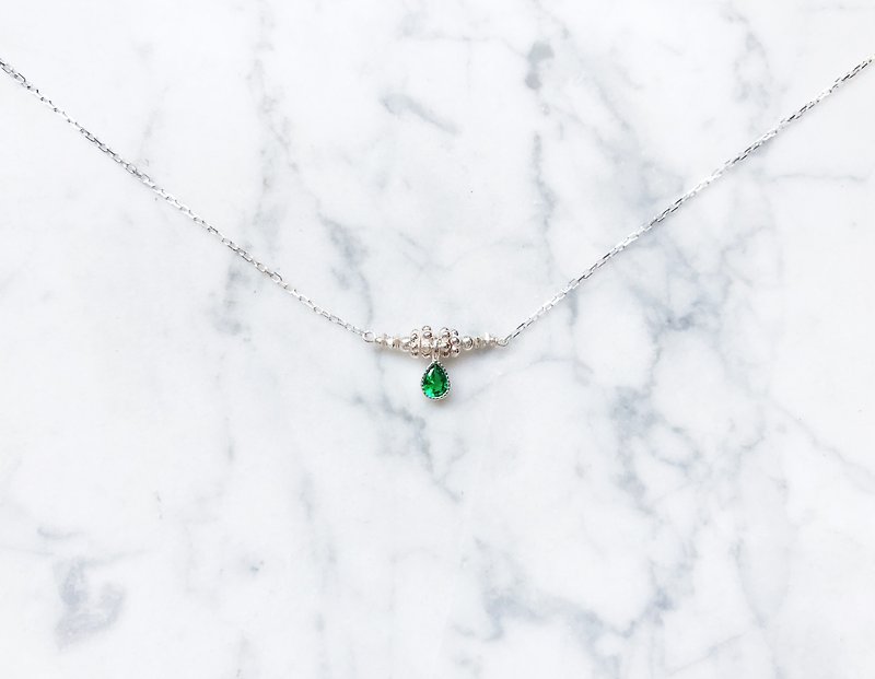 :: Silver Snow Lace Collection :: Silver Snow Ice Drops (Emerald Style) Low-gloss Sterling Silver Clavicle Chain - Collar Necklaces - Gemstone 
