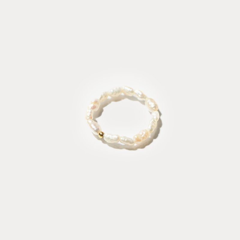 Shimmering Freshwater Pearl Ring | Handmade Minimalist Natural Freshwater Pearl - แหวนทั่วไป - ไข่มุก ขาว