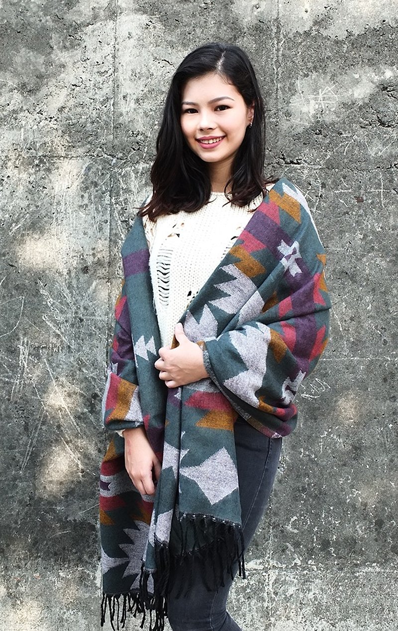 【Grooving the beats】Hand woven Ethinic Shawl / Scarf / Blanket（Geometric_Green） - Scarves - Paper Gray