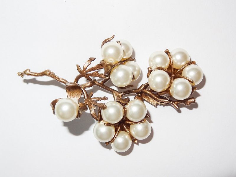 //Only one item left and sold out // Cotton Pearl Pearl Cotton Brooch/Pendant Brown Gold - เข็มกลัด - ทองแดงทองเหลือง 