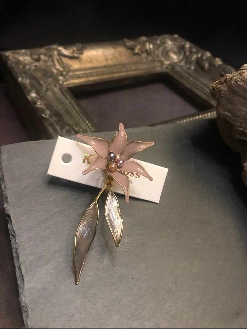 冒牌老闆娘 king_boss單朵藕紫水晶花珍珠單隻耳環 - 耳環/耳夾/耳骨夾 - 其他材質 紫色