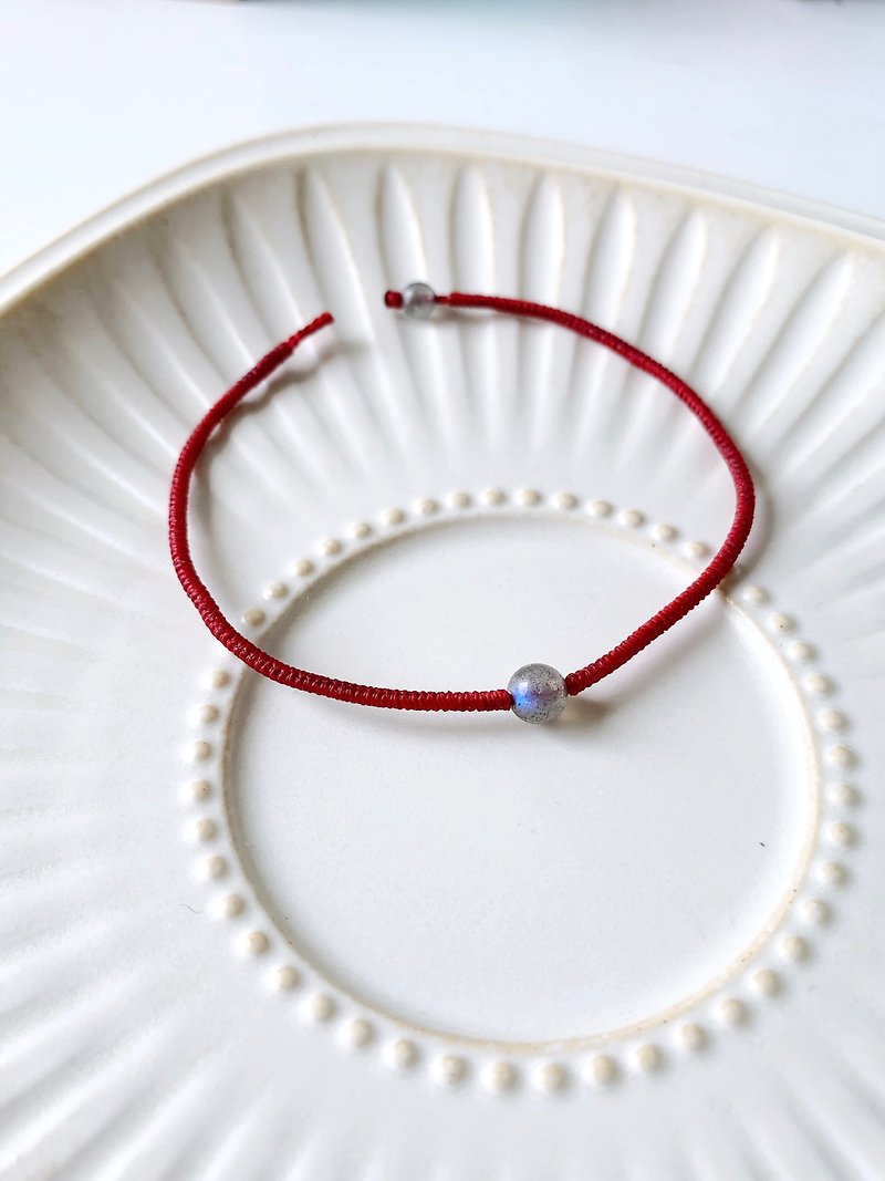 Labradorite spectrum, Stone moon, old red thread, very thin bracelet, for good luck, lucky rope - สร้อยข้อมือ - วัสดุอื่นๆ สีเทา
