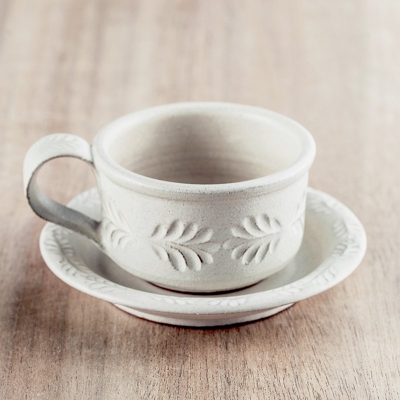 【手感刻紋】手刻植感紋理 咖啡杯盤組 (鳳凰木) - 咖啡杯 - 陶 多色