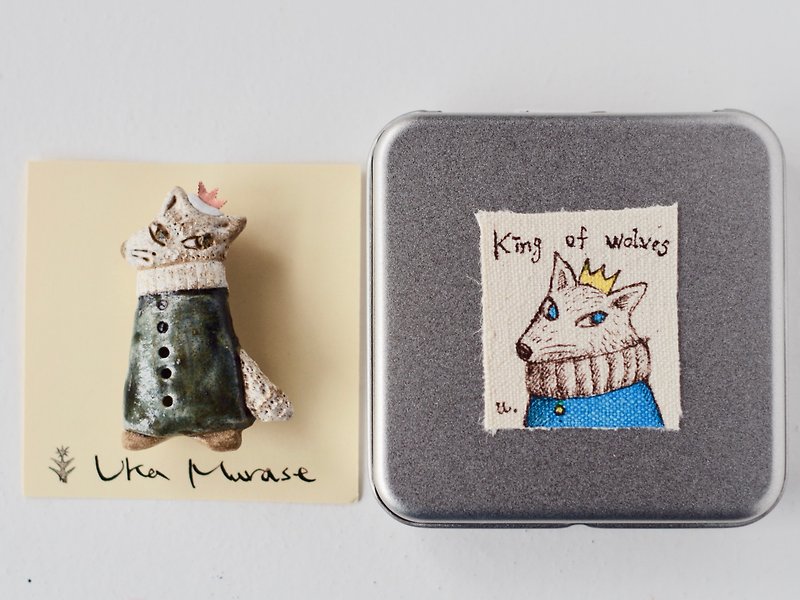 white wolf king broach with special box - Brooches - Pottery Blue