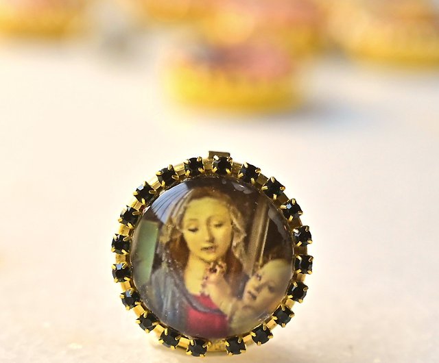 Button Cover Handmade Button Decoration~Vintage Religious Feel~Famous  Painting Series: Virgin and Child - Shop jadeartjewelry Brooches - Pinkoi
