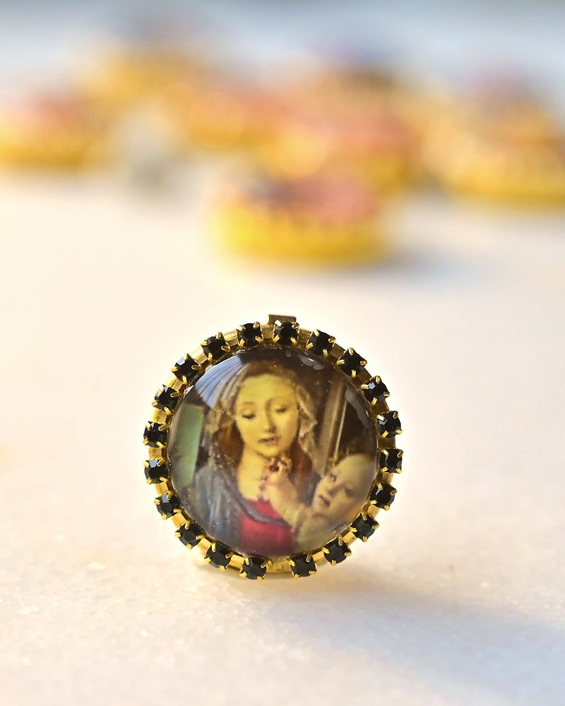 Button Cover Handmade Button Decoration~Vintage Religious Feel~Famous Painting Series: Madonna and Child and Pomegranate - กระดุมข้อมือ - แก้ว หลากหลายสี