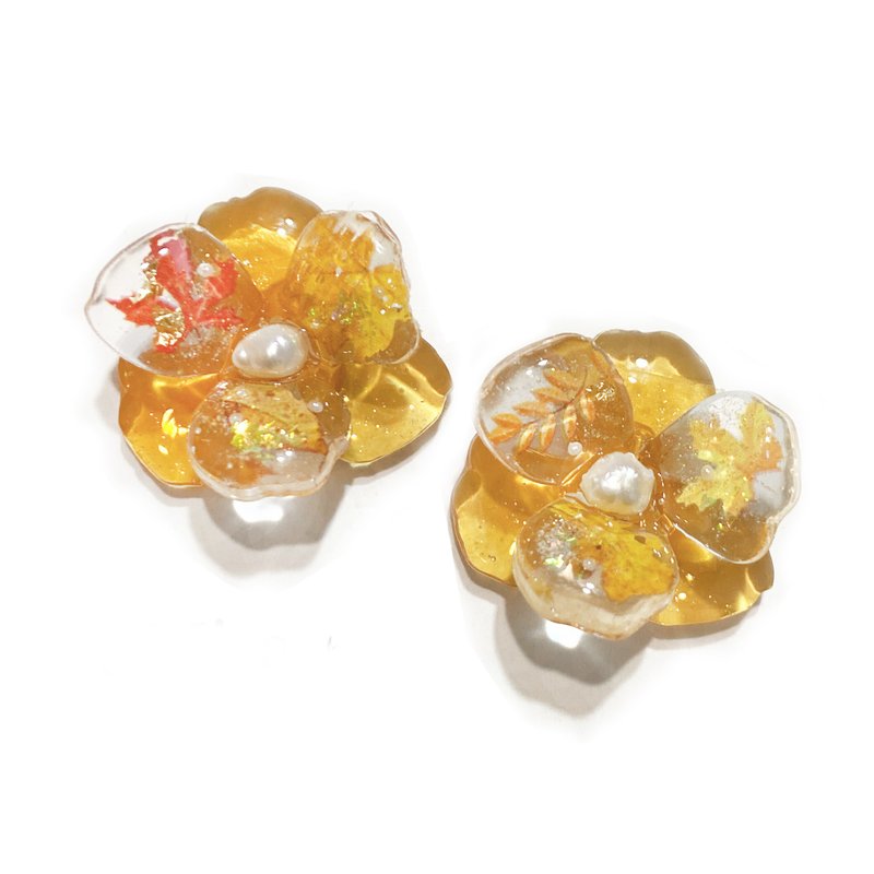 Japanese resin translucent jelly floral earrings. Ear clips - Earrings & Clip-ons - Resin Orange