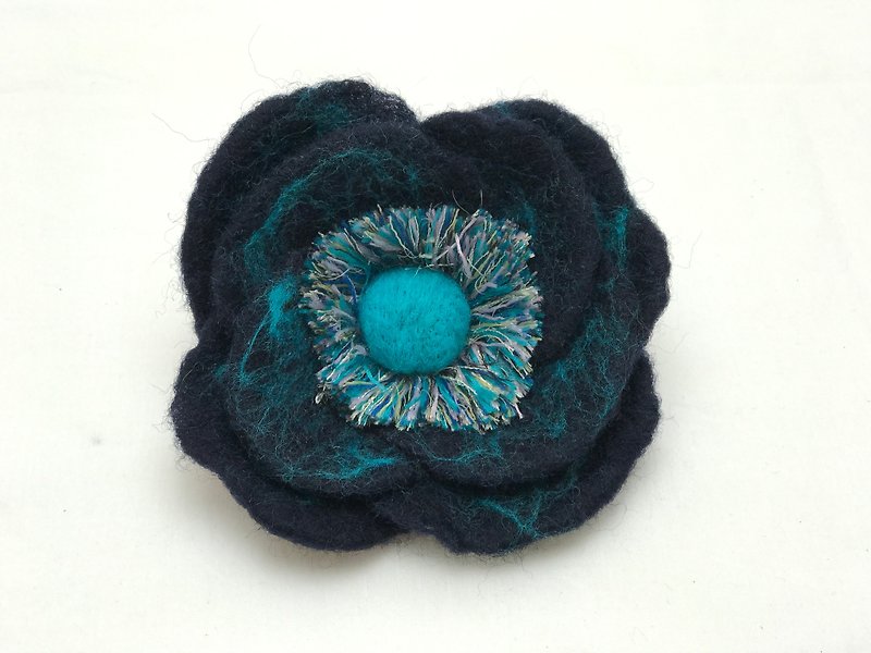 Blue wool felt brooch - เข็มกลัด - ขนแกะ สีน้ำเงิน
