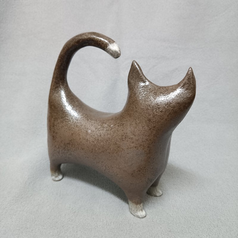 手つまみ陶器の猫の置物 - 置物 - 陶器 ブラウン